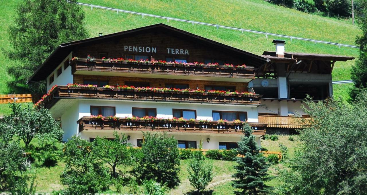 Pension Terra นอยชติฟ อิม ชตูไปทัล ภายนอก รูปภาพ